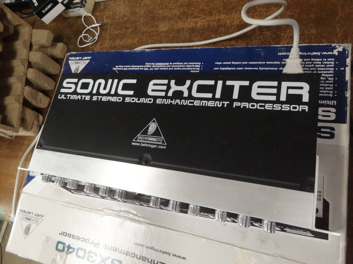 中古 ジャンク扱い BEHRINGER ベリンガー SONIC EXCITER ソニックエキサイター SX3040 通電のみ確認の画像5