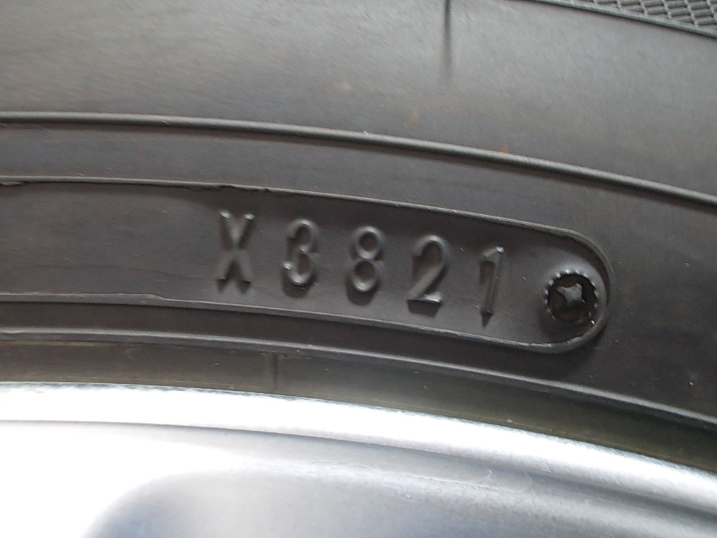 ★中古★CBA-NE51★E51系■エルグランド■215/60Ｒ17 96H■タイヤ、純正アルミホイール1本②_画像5