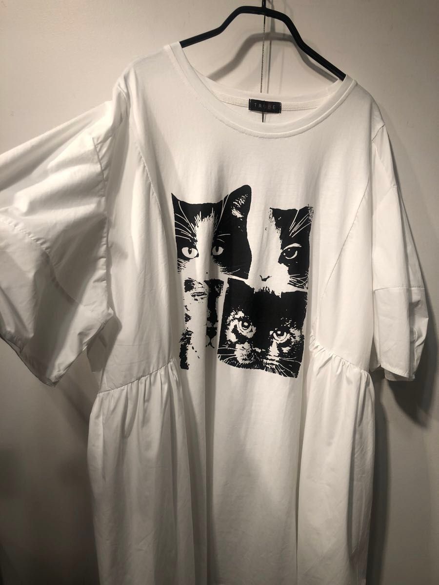 新品  ロンT Tシャツ 半袖白 ゆったり 楽々 異素材 チュニック ブラウス ネコ ねこ ビックサイズ アート 猫柄 お洒落