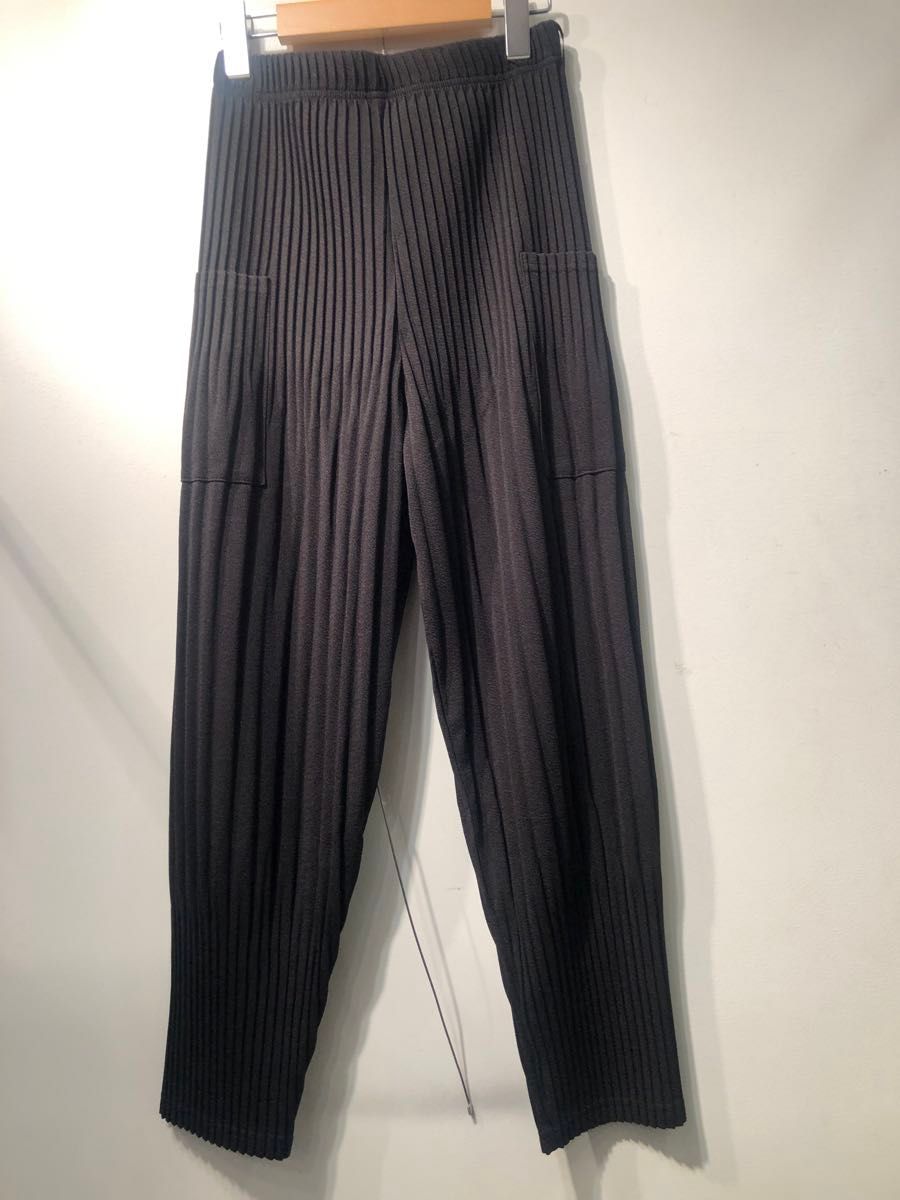 新品 ブラック パンツ PLEATS 黒 プリーツプリーズ 総ゴム 楽々 新品 ブラック パンツ PLEATS 黒 プリーツプリーズ 総ゴム 楽々