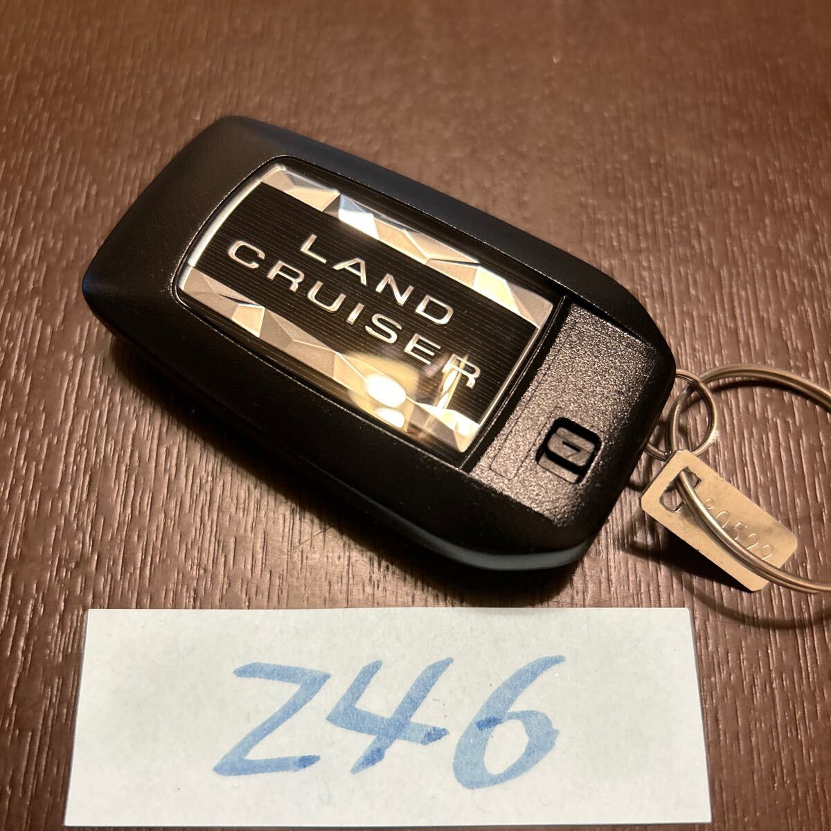 [246] 300 серия Land Cruiser оригинальный "умный" ключ 300 серия Land Cruiser 