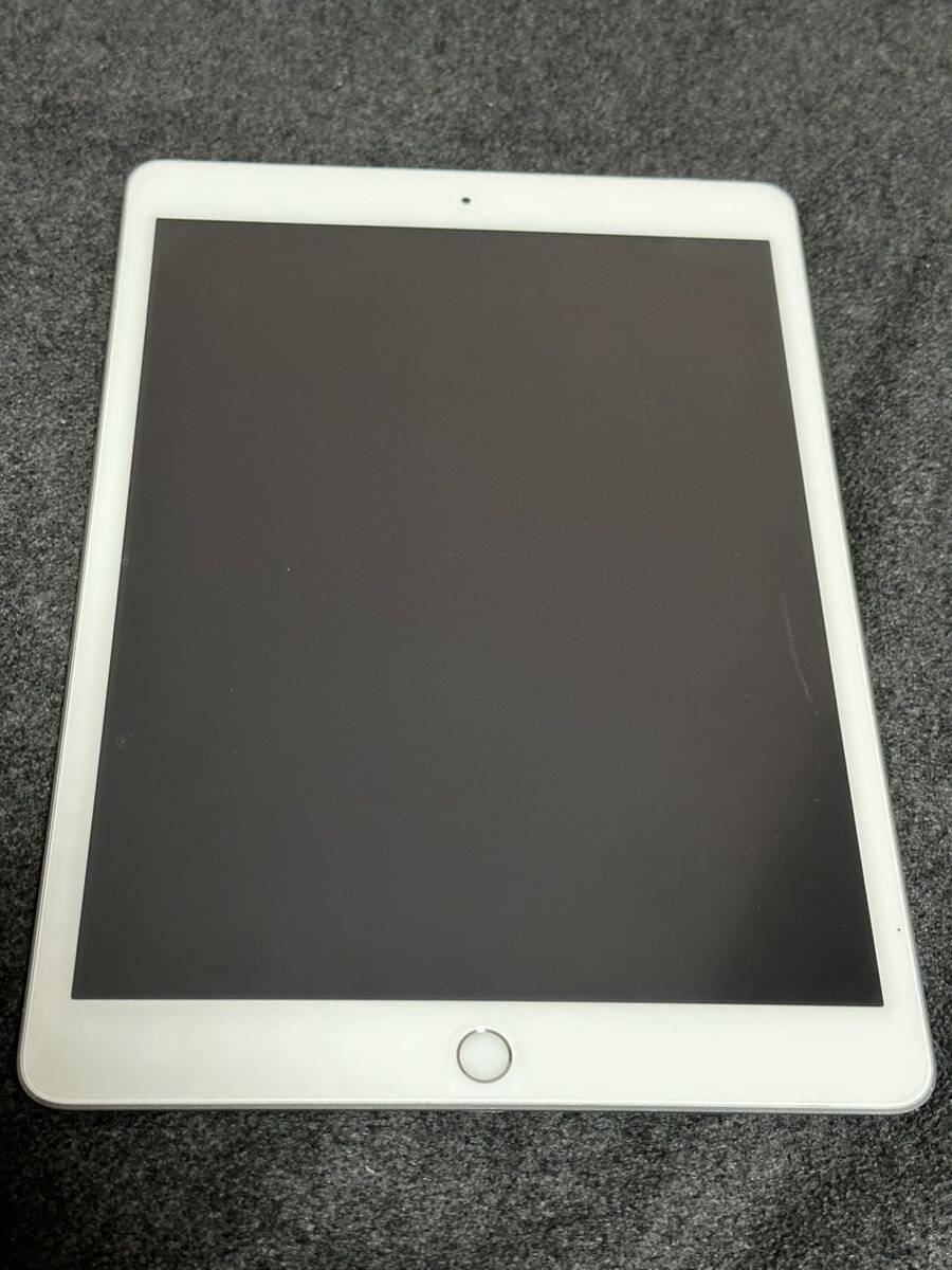 iPad 第7世代 Wi-Fi+Cellular 32GB シルバー SIMフリー程度良好！付属品・箱付！iPad 7th MW6C2J/Aの画像2