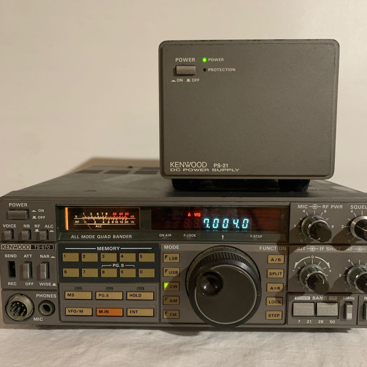 アマチュア無線機　 受信機　KENWOOD TS-670 PS-21 トランシーバー　通電確認　無線機_画像1