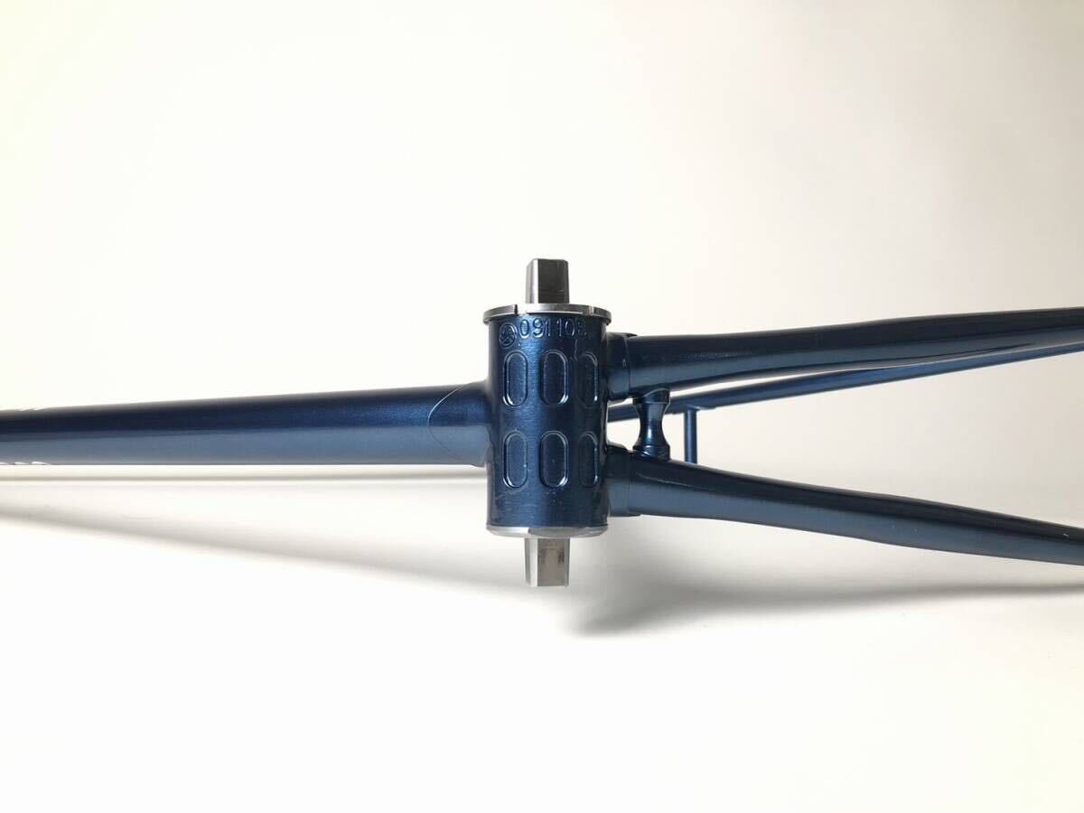 Yahoo!オークション - 【Bomber Pro】 クロモリ ピストフレーム Yahoo!オークション - 【Bomber Pro】 クロモリ ピストフレーム