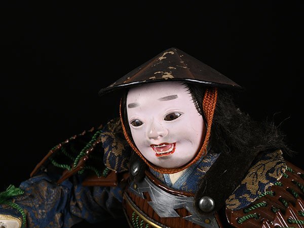 【加】1390e 時代物 源義経 旗持 武者人形 木製台付 / 五月人形の画像3