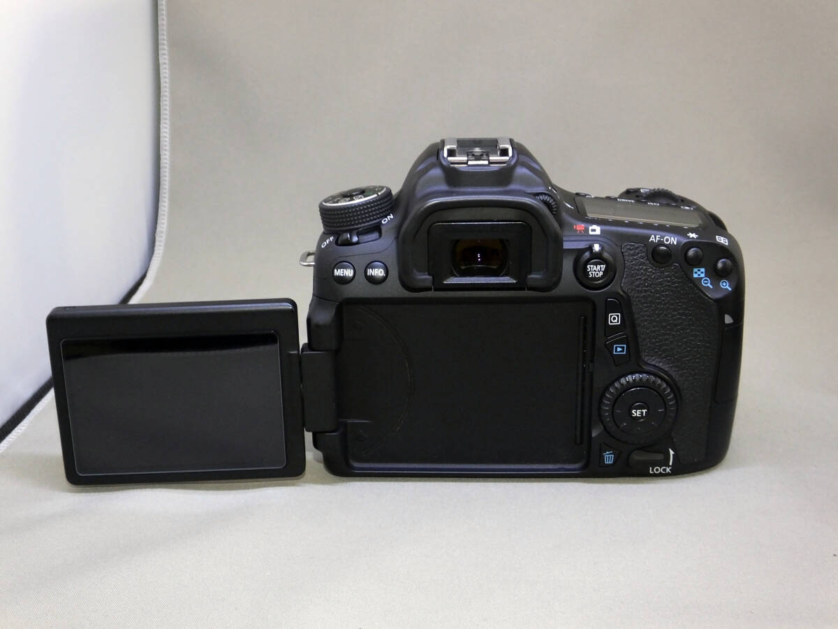 CANON キヤノン EOS 70D 天体用改造カメラ + EF-S 18-55mm 1:3.5-5.6 Ⅱ（おまけ）の画像3