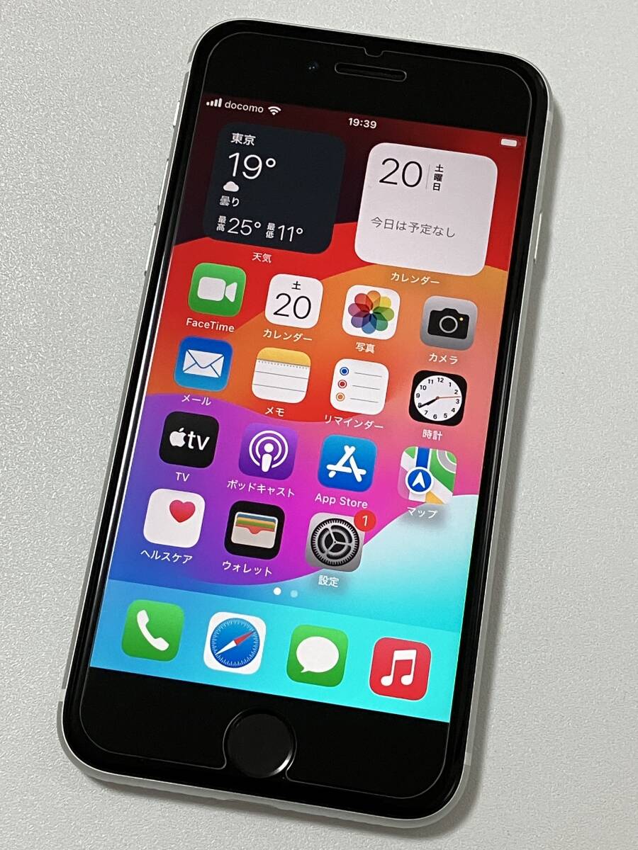 SIMフリー iPhoneSE2 64GB White シムフリー アイフォンSE 2 第二世代 第2世代 ホワイト docomo softbank au UQ SIMロックなし A2296 82%の画像1