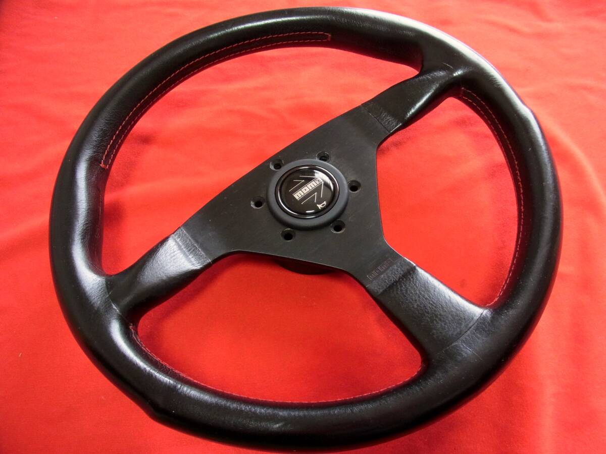 old momo steering wheel Veloce 36.0Φ black leather 1989 モモ ベローチェ 綺麗 希少 赤ステッチ 新品ホーンボタン 付属品有の画像2