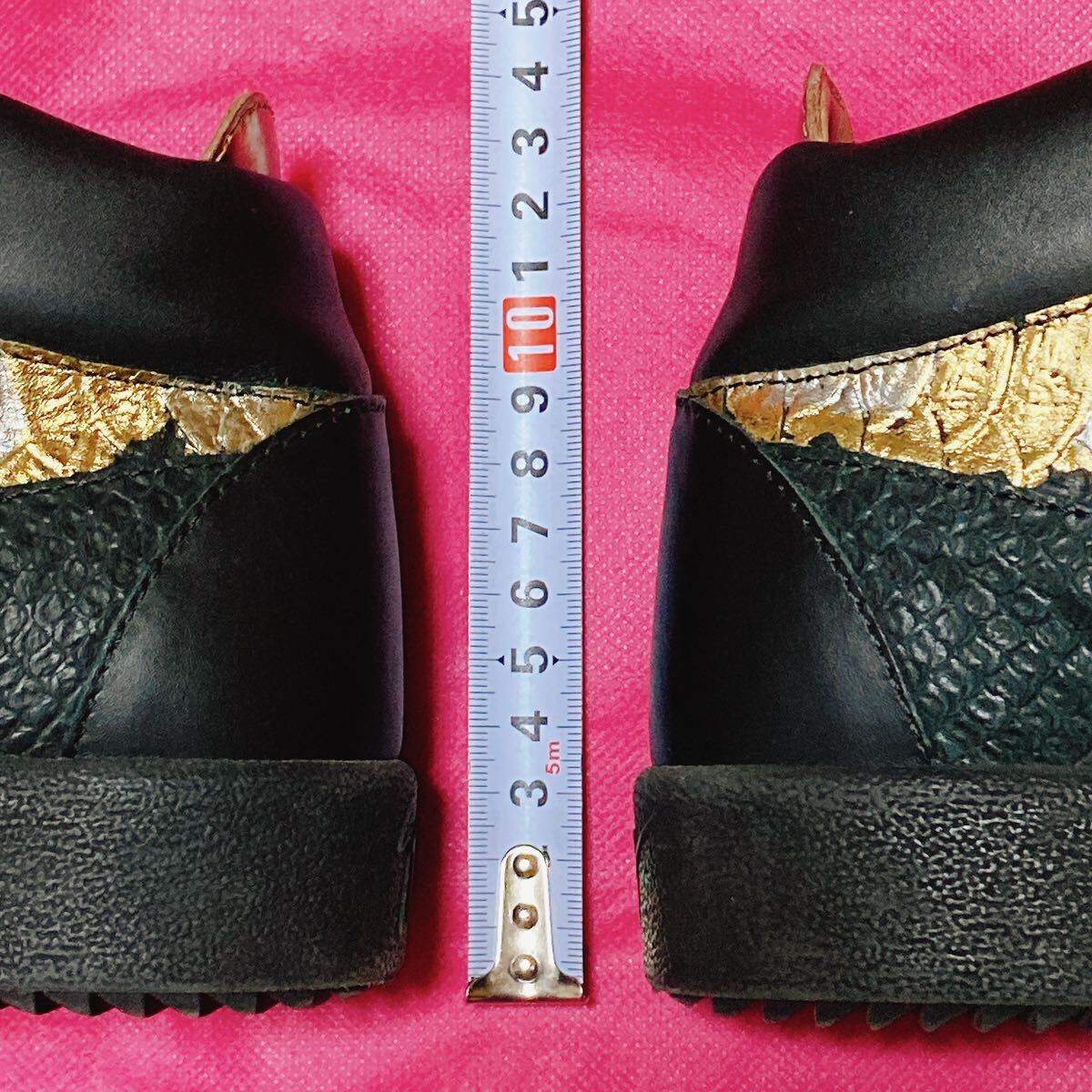 美品 ジュゼッペザノッティ 金 蛇革 ミドルカット スニーカー 42 美品 ジュゼッペザノッティ 金 蛇革 ミドルカット スニーカー 42