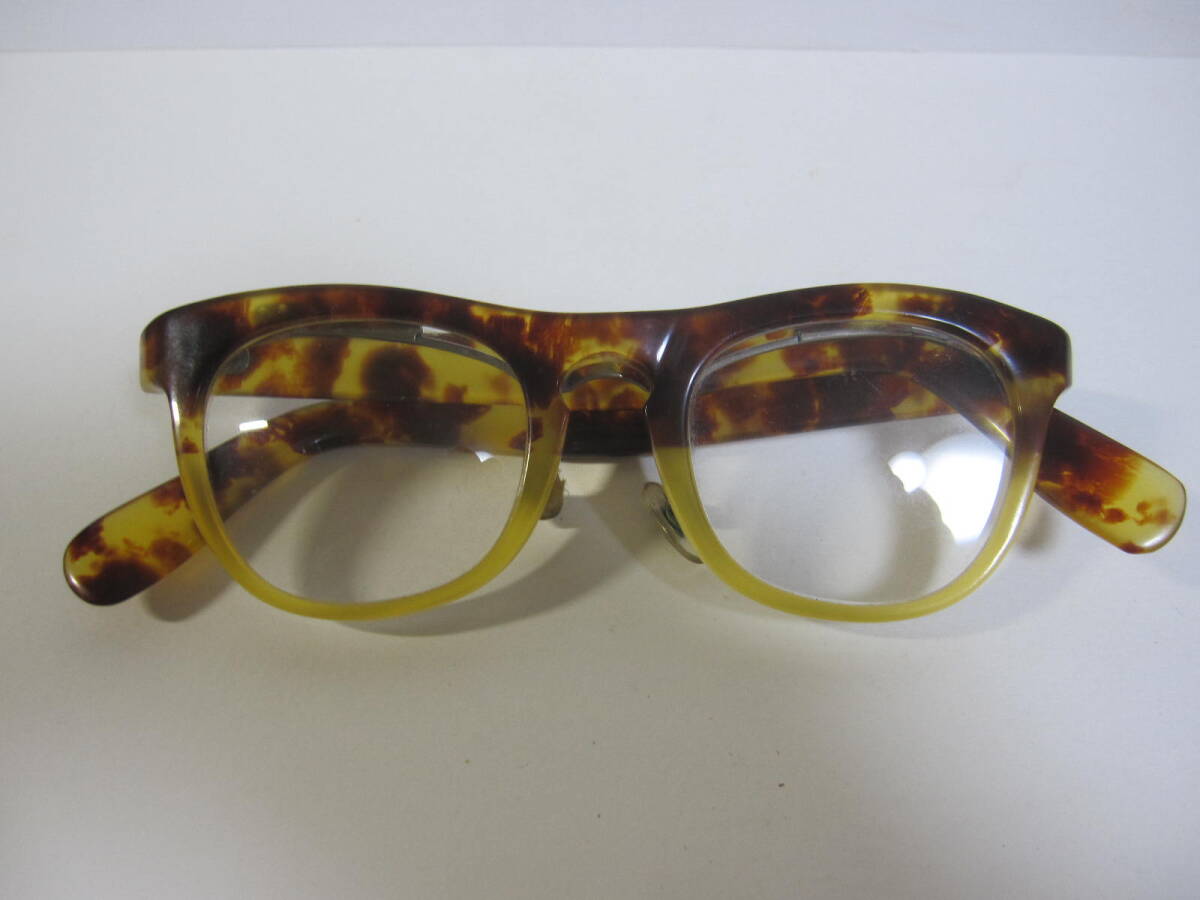 当時物  蔵出し 貴重 鼈甲メガネフレーム レンズ(遠視）付き 難あり メガネ 眼鏡 めがね／昭和レトロの画像1