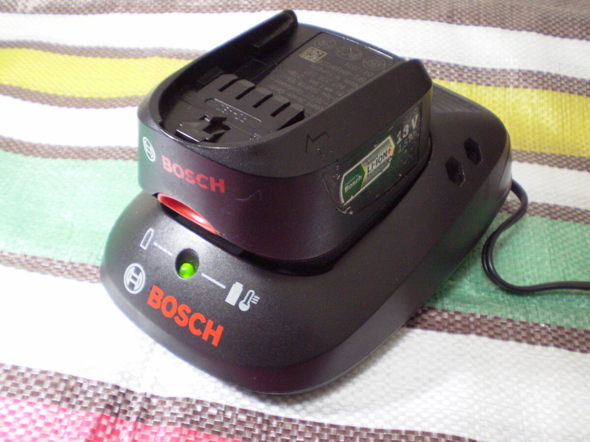 ♪♪充電実証済みです♪♪ 《ＢＯＳＣＨ》 充電器 ＡＬ２２１５ＣＶ ／１８Ｖ用 ＰＤＲ１８Ｌｉ (中古品)の画像5