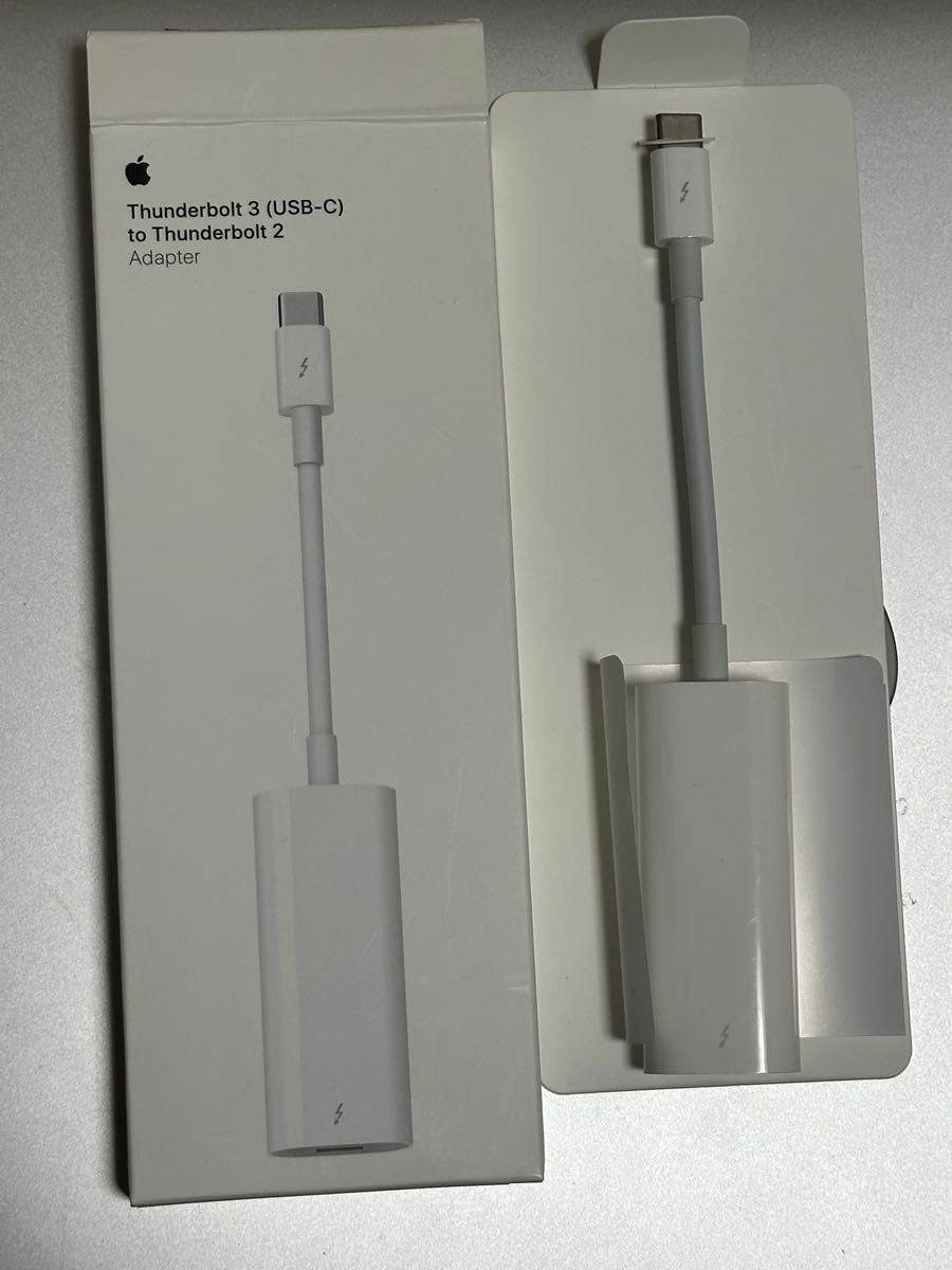 純正Apple Thunderbolt 3 (USB-C) - Thunderbolt 2 アダプタ