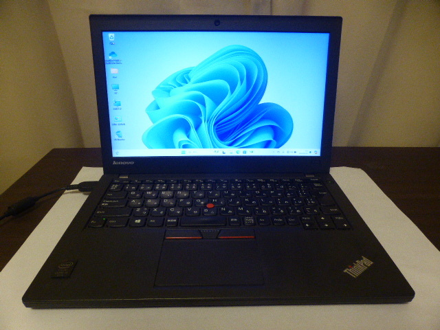 Lenovo ThinkPad X250の画像1
