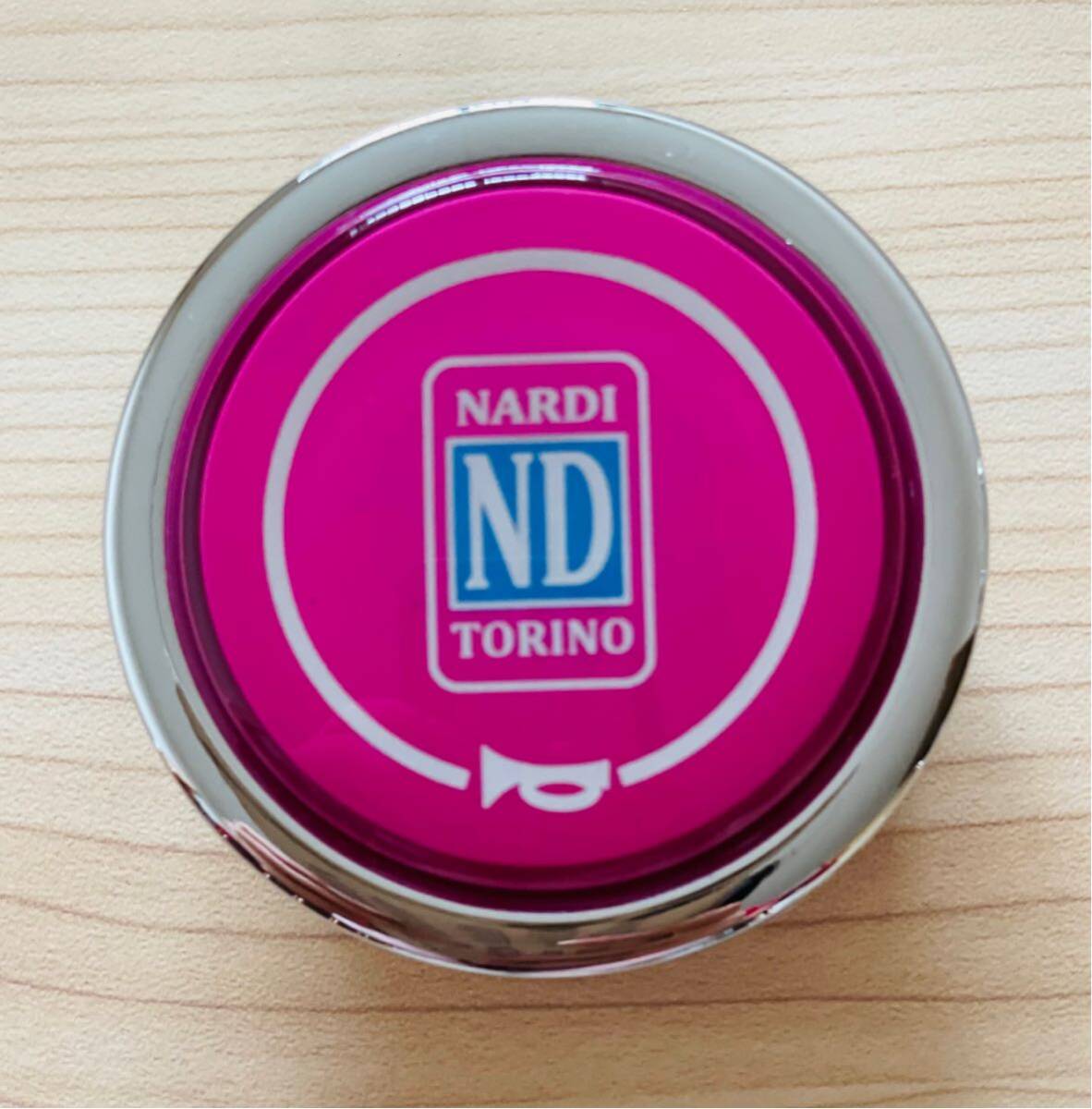 NARDI ナルディ ホーンボタン 未使用品momo サイズ　珍しい　ピンク色_画像1