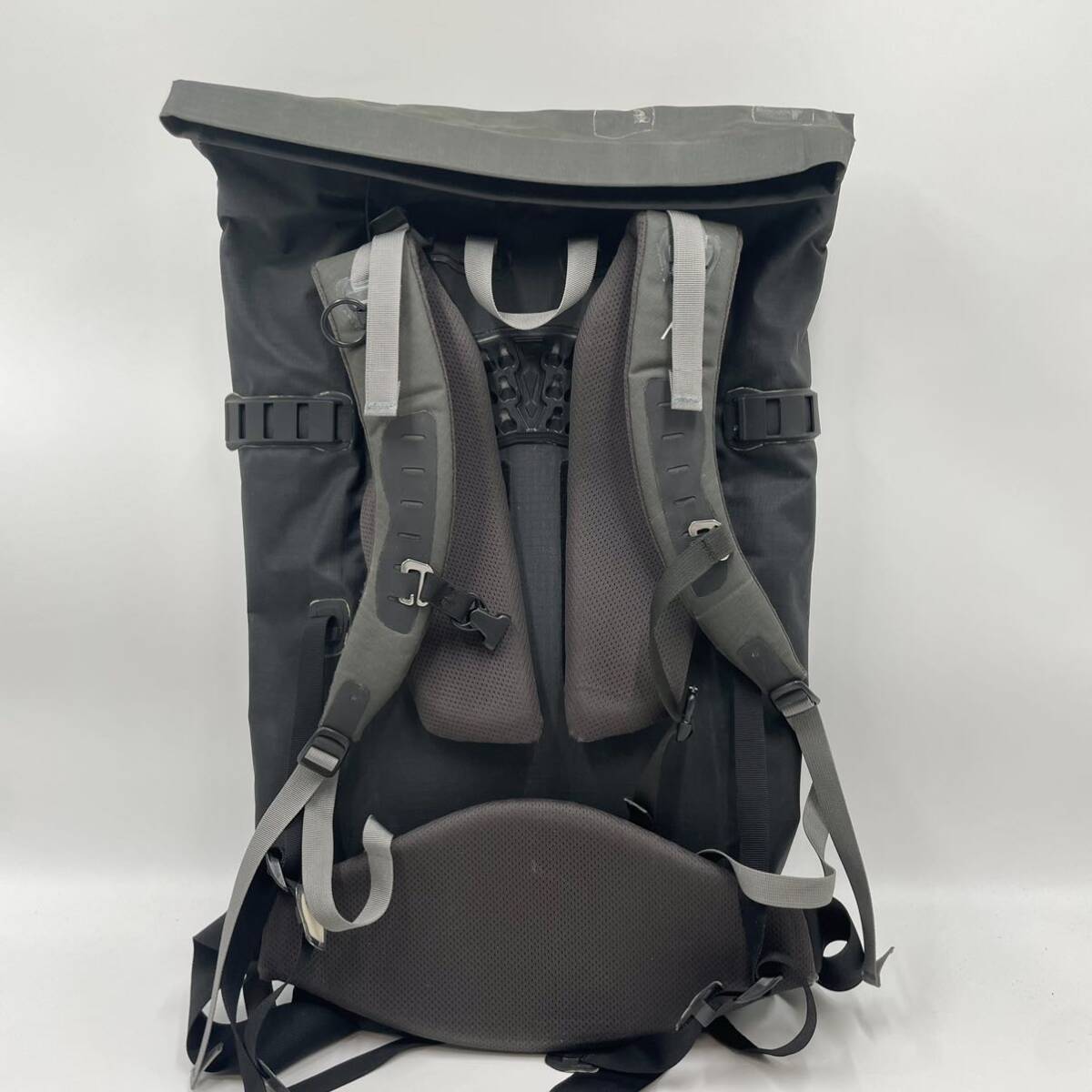 【1円スタート】ARC'TERYX アークテリクス リュック バックパック 登山 アウトドア ザック 大容量 ARRAKIS40_画像2