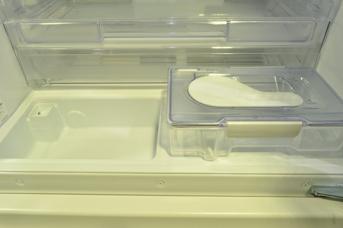 【美品】埼玉発 三菱電機 ノンフロン冷凍冷蔵庫 MR-C33H-W1 330L/63kg 2023年製 MM YKの画像9
