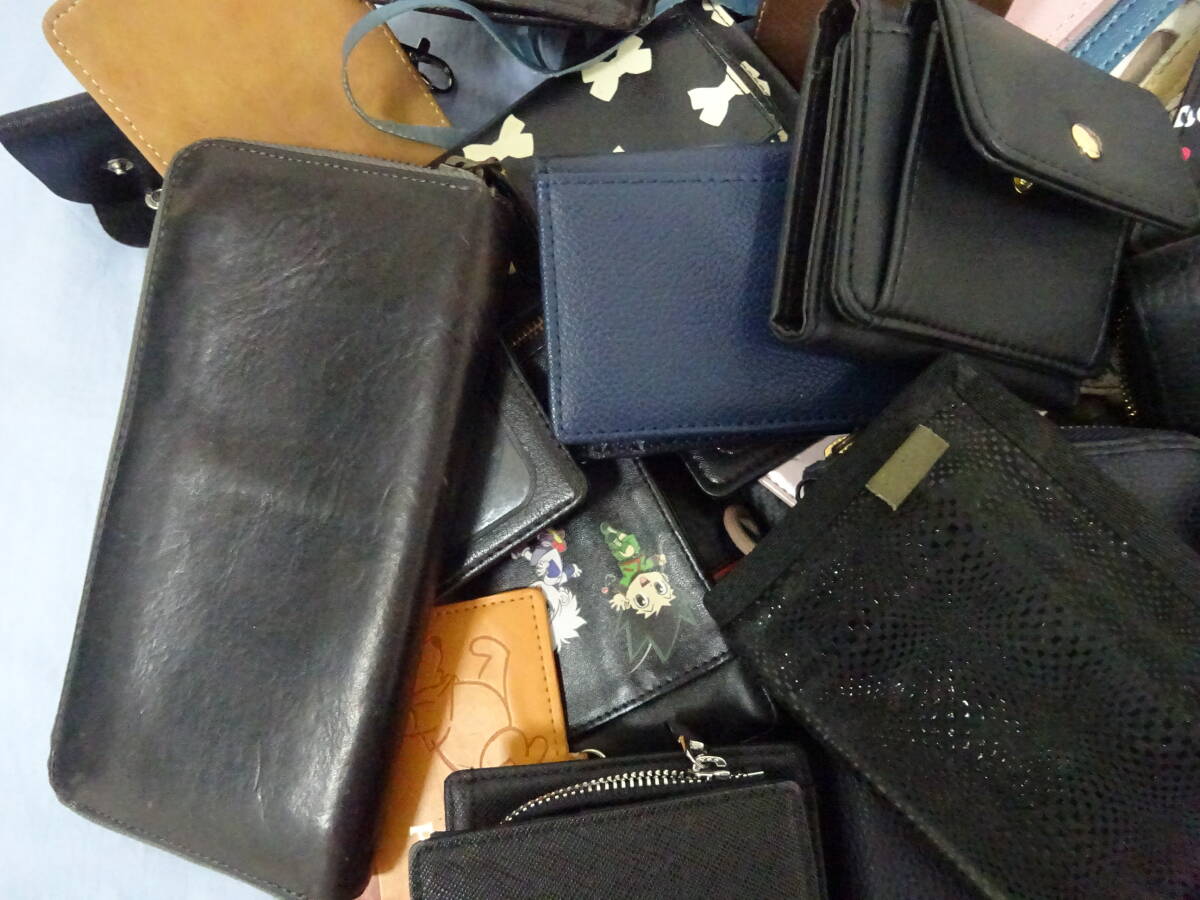 (.-G1-1088) purse together change purse . coin case pass case key case woman man for children etc. various large amount 8.4. used 