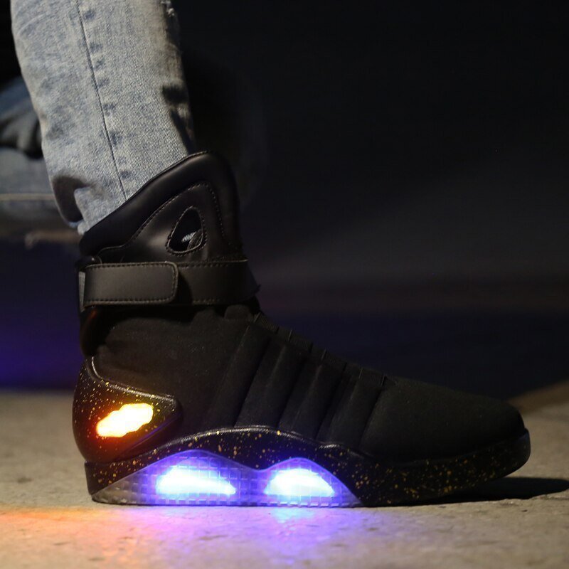 バック・トゥ・ザ・フューチャー 未来の靴 スニーカー シューズ 黒 LED点灯 海外限定 レプリカ 2色_画像5