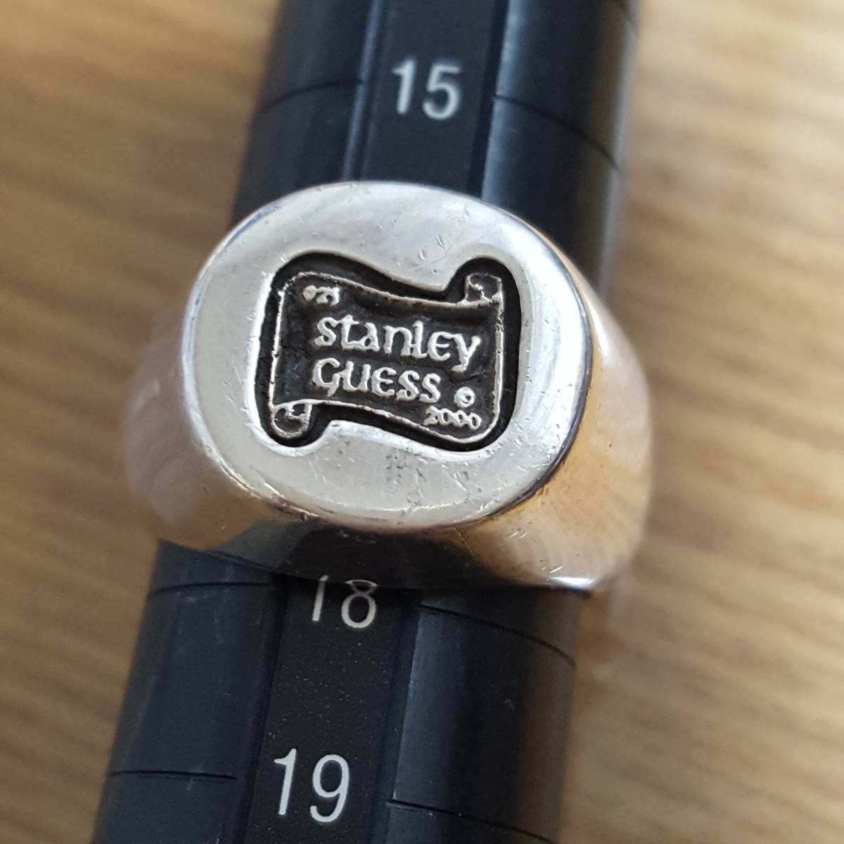 stanley guess ロゴ リング 指輪 アクセサリー スタンリーゲス　_画像1