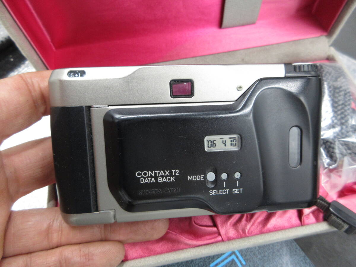 25160円 箱入り 極美品 CONTAX T2 Sonnar 2.8/38 DATA BACK付き 25160円 箱入り 極美品 CONTAX T2 Sonnar 2.8/38 DATA BACK付き