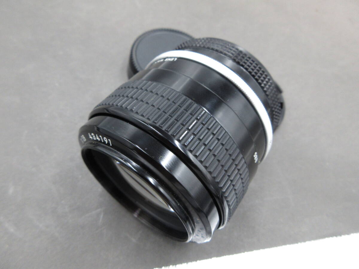 極美品 大口径 ニコン Ai NIKKOR 85mm F1.8 フード付きレンズの画像4