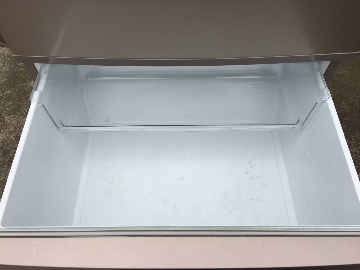 ☆MITSUBISHI 『三菱ノンフロン冷凍冷蔵庫　MR-C34Z-P1形』 3ドア 335L 2016年製　キッチン　食卓　家電_画像9