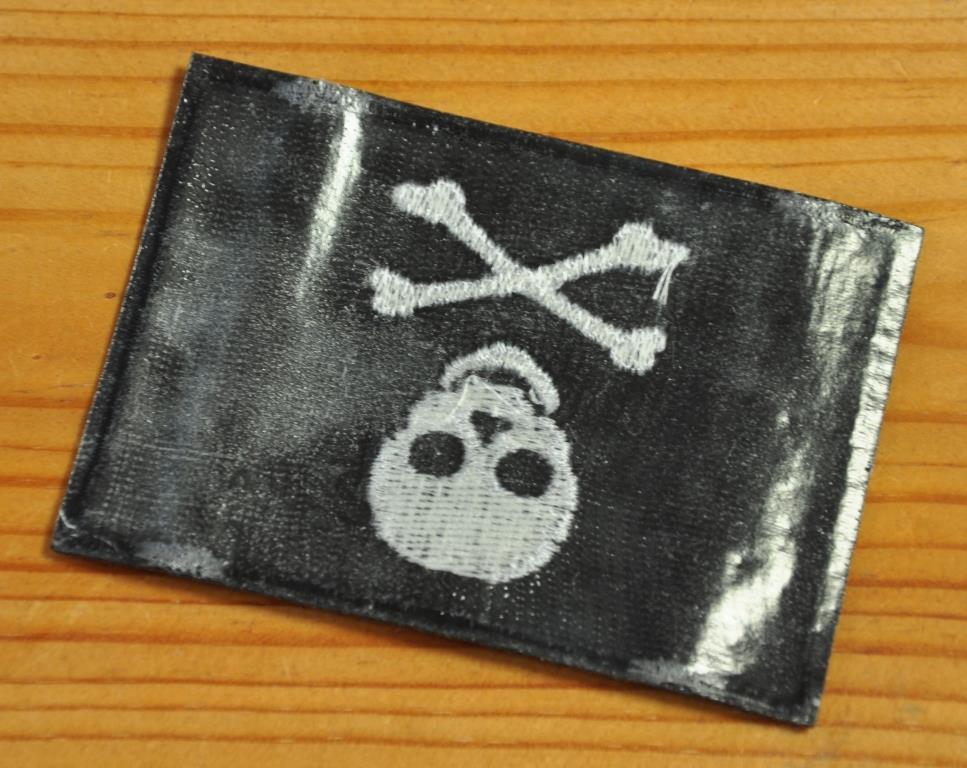 英国 インポート アイロン ワッペン 海賊旗 クロスボーンスカル 骸骨 ドクロ 海賊 パイレーツ イギリス UK ENGLAND イングランドの画像2