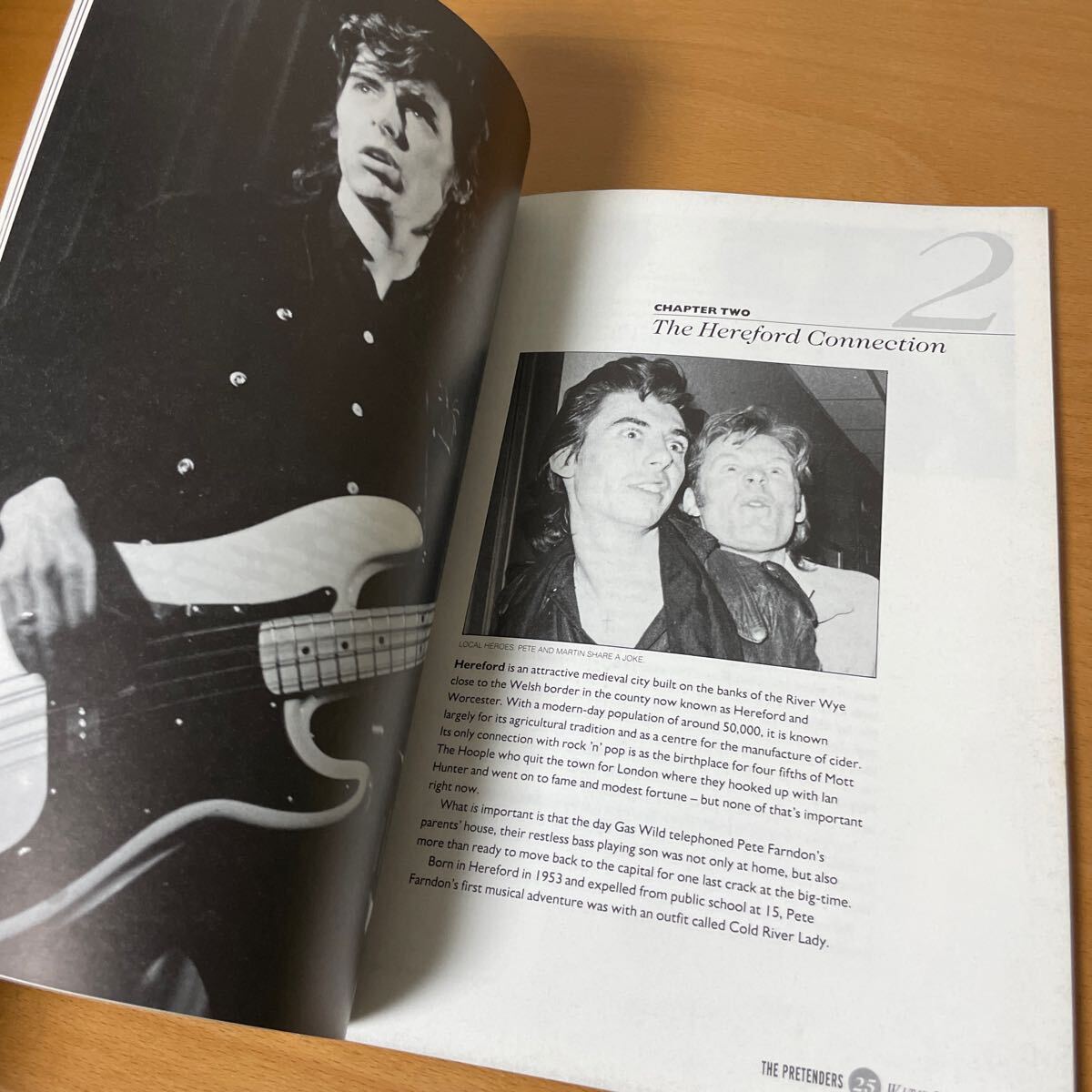 洋書 音楽雑誌 The Pretenders: With Hyndesight - Books BY MIKE WRENNの画像5