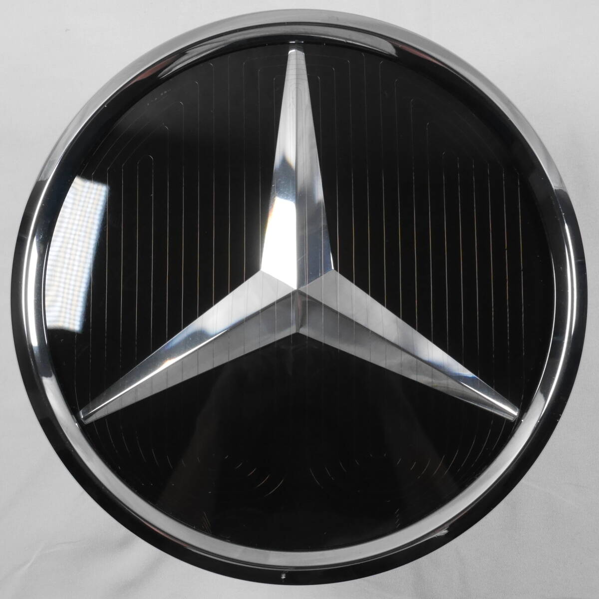 送料無料 美品 MercedesBenz ベンツ ディストロニック 純正 フロント グリル エンブレム A0008880000の画像2