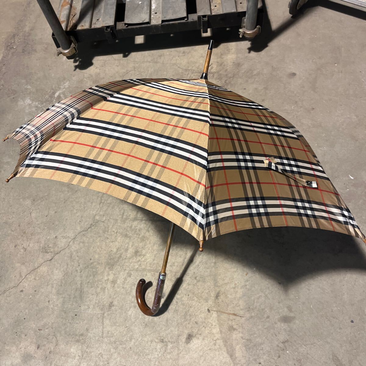 BURBERRY 雨具 傘 チェック柄 中古品の画像3