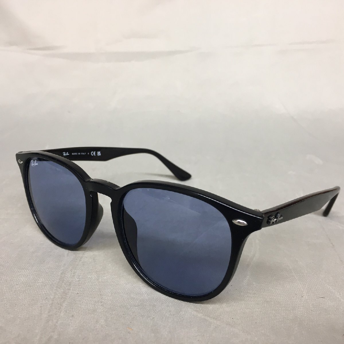 【中古品A】Ray・Ban (レイバン) サングラス 　RB4259 601/80　53ロ20　ケース付き　（管理番号：063105）_画像1