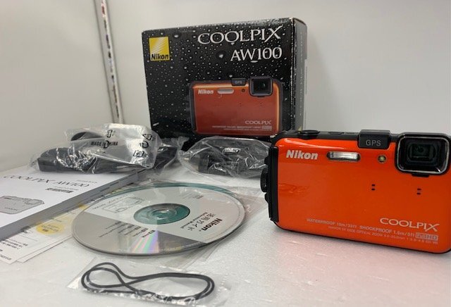 【中古品】Nikon COOLPIX AW100 サンシャインオレンジ 防水/防塵/耐衝撃 GPS コンパクトデジタルカメラ (管理番号：060109）の画像1