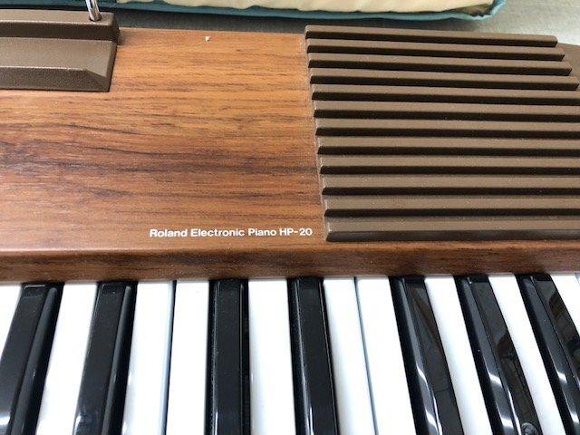 【中古品】Roland ローランド アナログ電子ピアノ Piano Plus 20 HP-20 ケース付  (管理番号：049112）の画像3