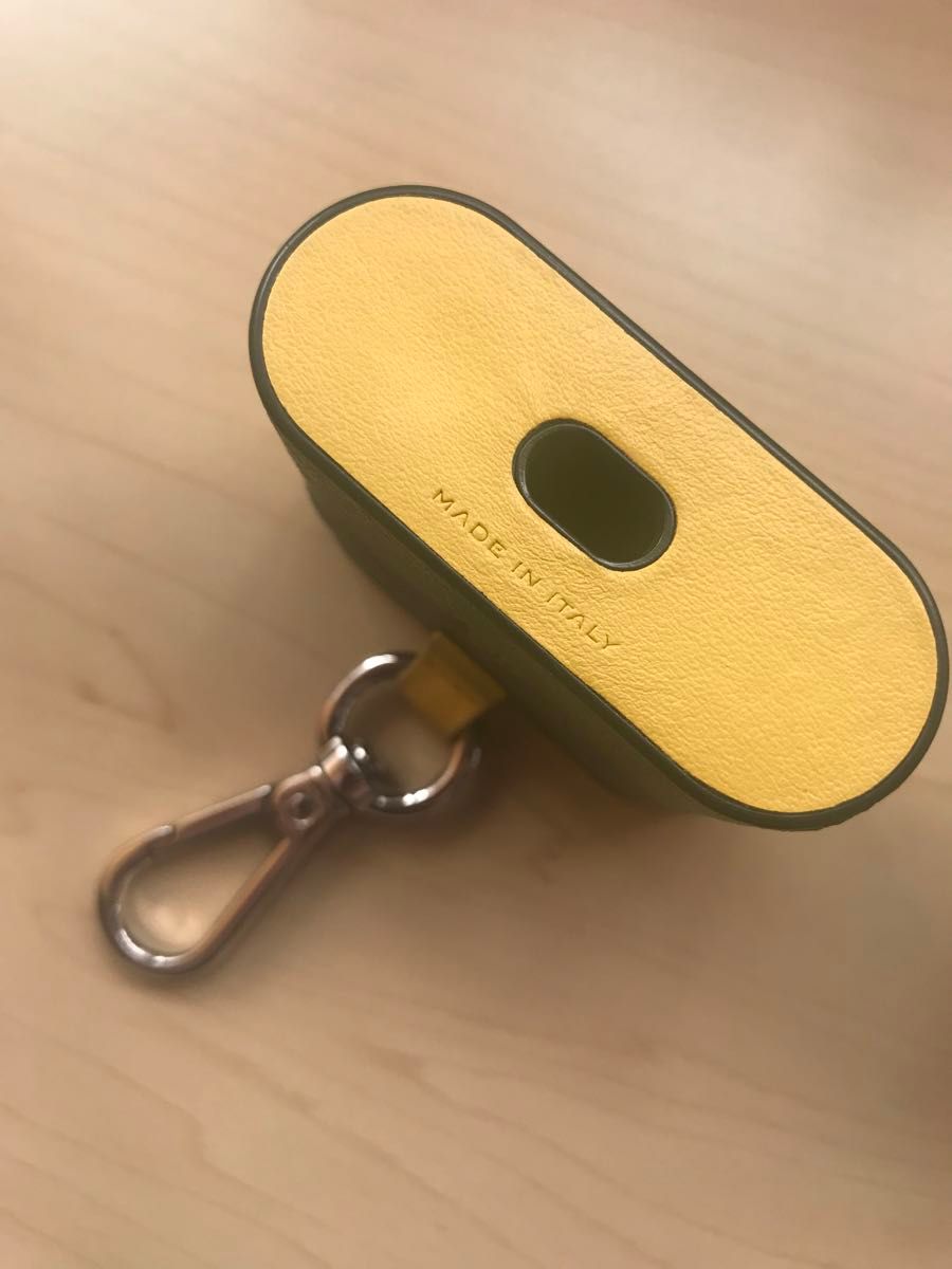 FENDI エアーポッズプロケース FFモチーフ イタリア製 AirPods FENDI エアーポッズプロケース FFモチーフ イタリア製 AirPods
