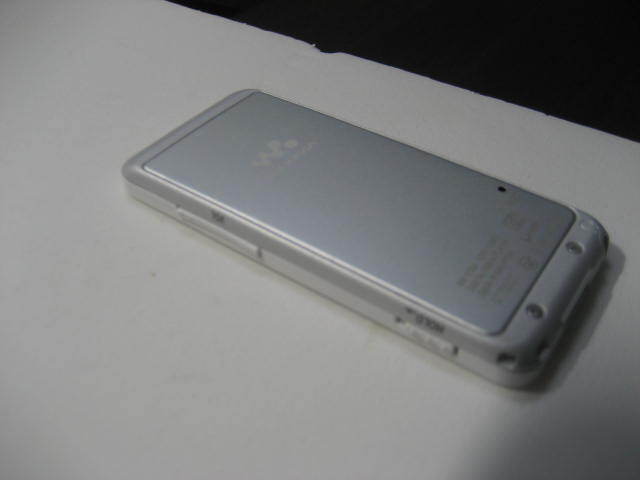 中古　美品　SONY ウォークマン Sシリーズ NW-S786/32GB　ハードケース　画面保護シール　電池まだ元気_画像4