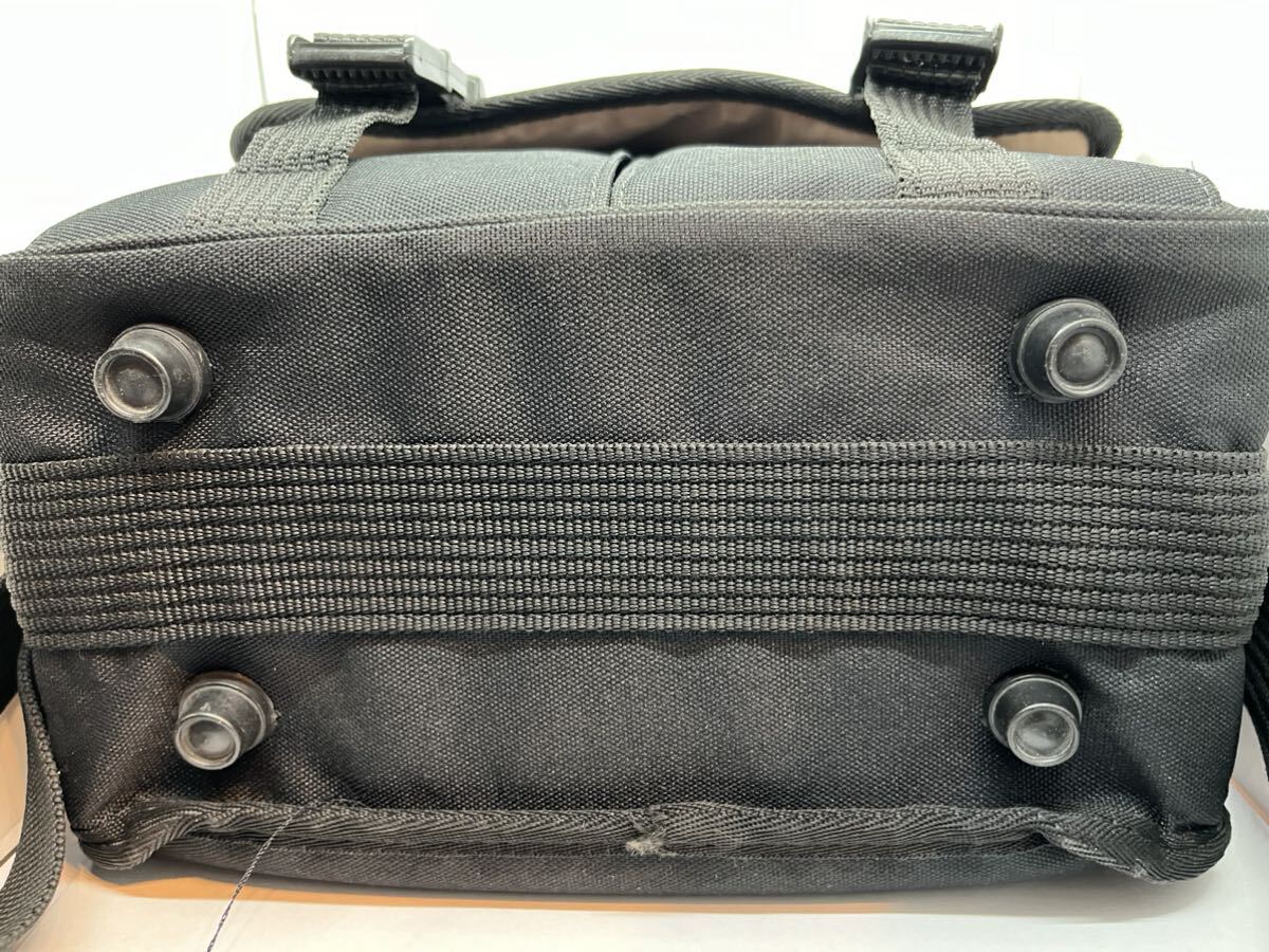 796-100　SIGMA シグマ カメラバック 鞄 かばん 収納バック 収納ケース マジックテープ仕切りあり ブラック ポケット ショルダーバック_画像2