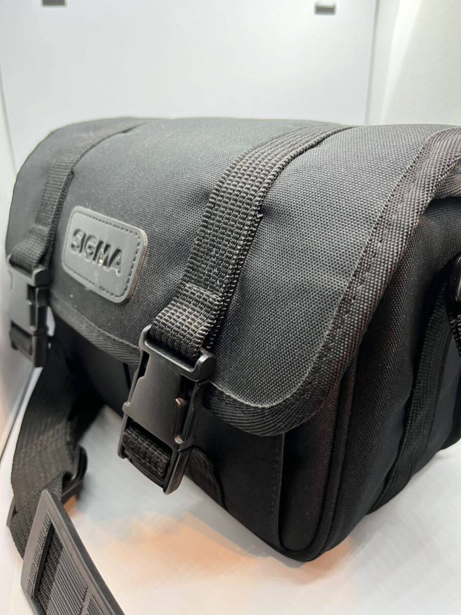 796-100　SIGMA シグマ カメラバック 鞄 かばん 収納バック 収納ケース マジックテープ仕切りあり ブラック ポケット ショルダーバック_画像3