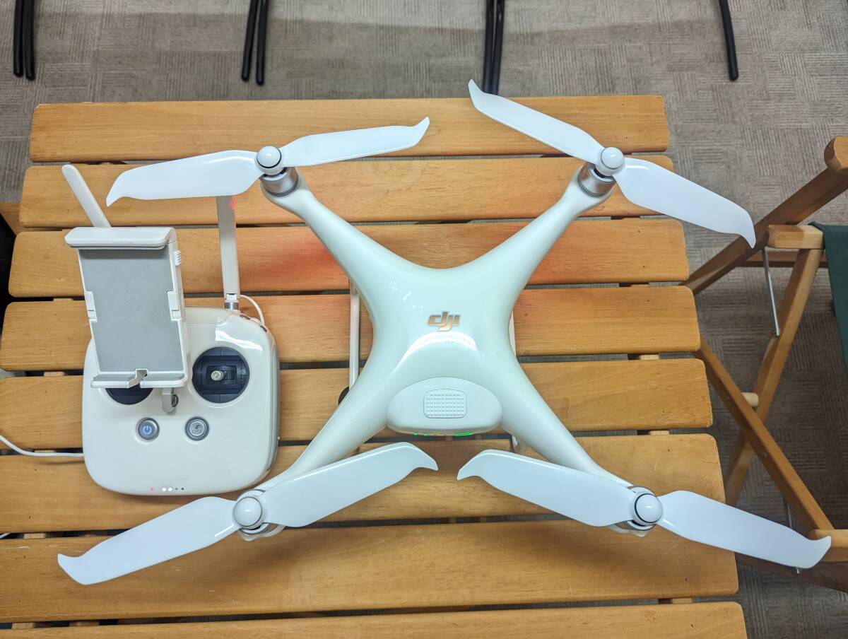 【中古品】DJI PHANTOM4 ファントム4 pro v2.0 WM331S & WM330A 【ドローン2台セット】 バッテリー6本 【送料無料】の画像2