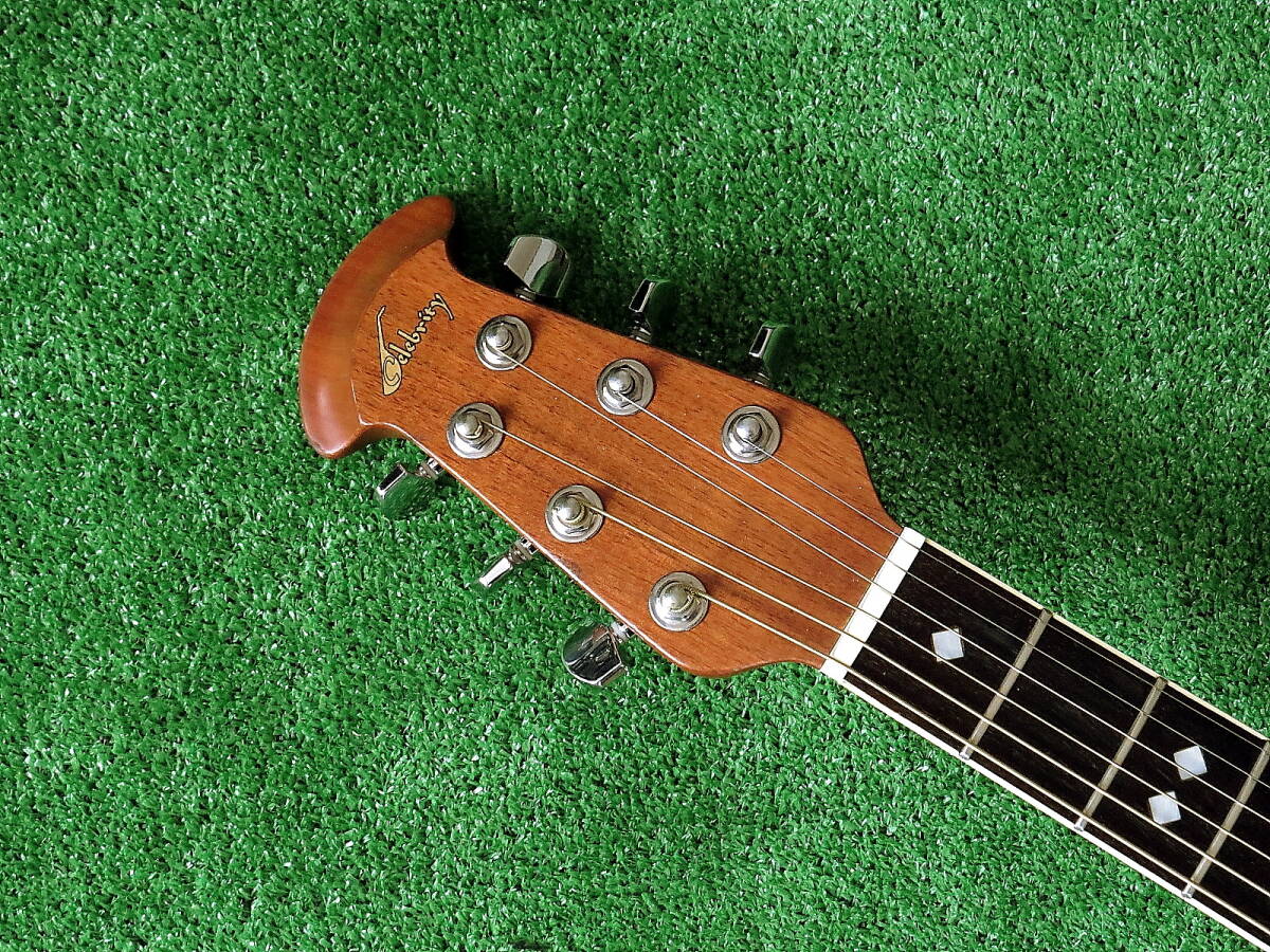 即決 Ovation エレアコギター 軽量オベーション製エレクトリックアコースティックギターCelebrity CC57 真黒ブラック アコギハードケース付の画像2