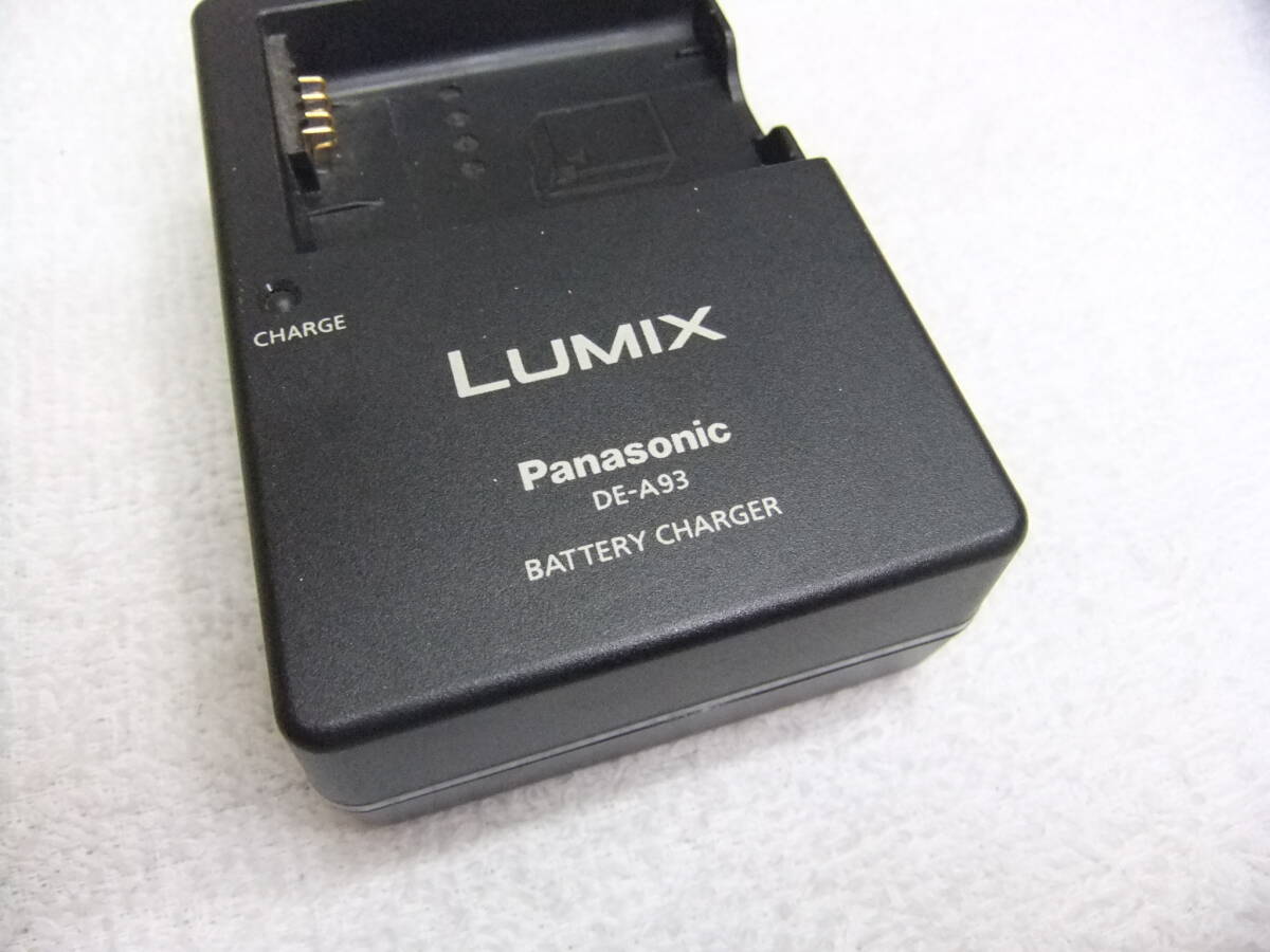 純正 完動 Panasonic パナソニック 充電器 バッテリーチャージャー DE-A93 送料300円_画像5