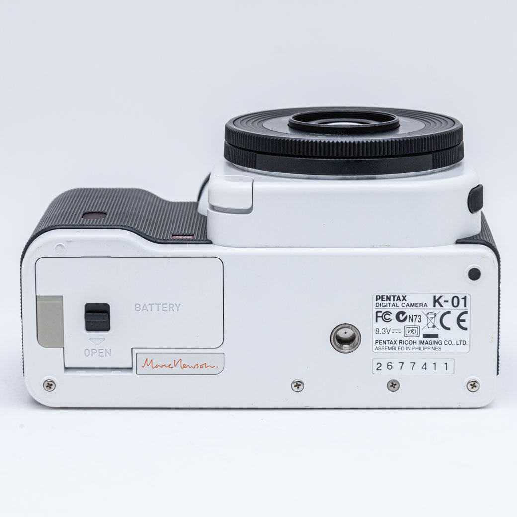 PENTAX K-01, DA 40mm F2.8 XS [ control number 007696]