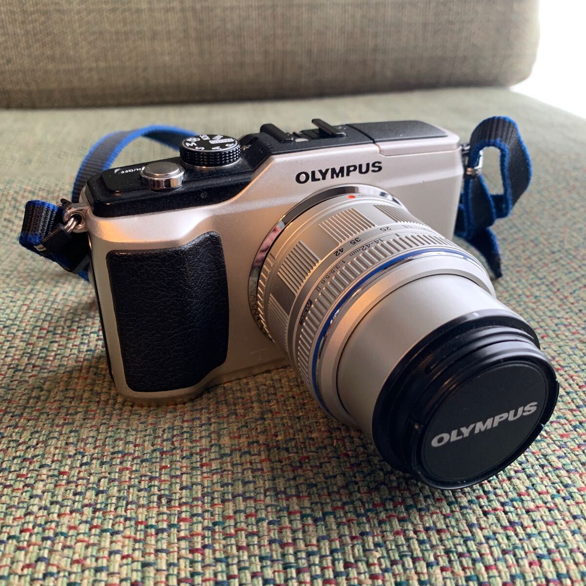 ☆良品・ショット数5203☆ OLYMPUS ミラーレス OM-D E-M5 MarkII ☆良品・ショット数5203☆ OLYMPUS ミラーレス OM-D E-M5 MarkII