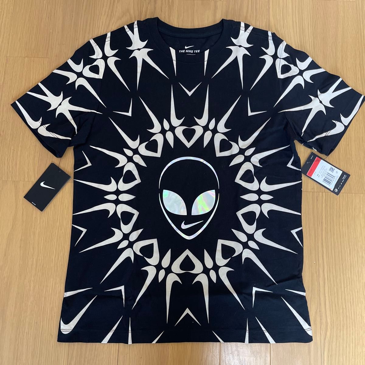 ナイキ NIKE 宇宙人 Ｔシャツ ブラック