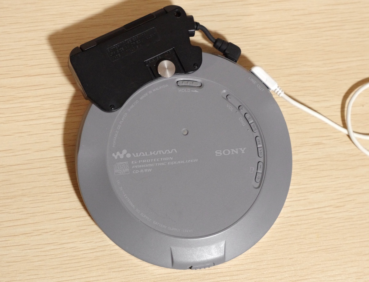  Sony D-NE730 розовый / CD Walkman ( дистанционный пульт не в порядке, утиль )