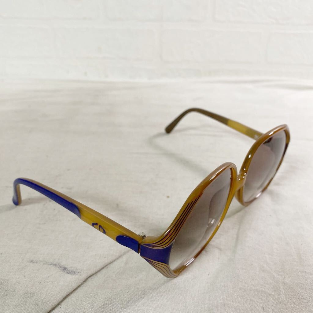 3902* Christian Dior Christian Dior small articles sunglasses gradation lens lady's beige 