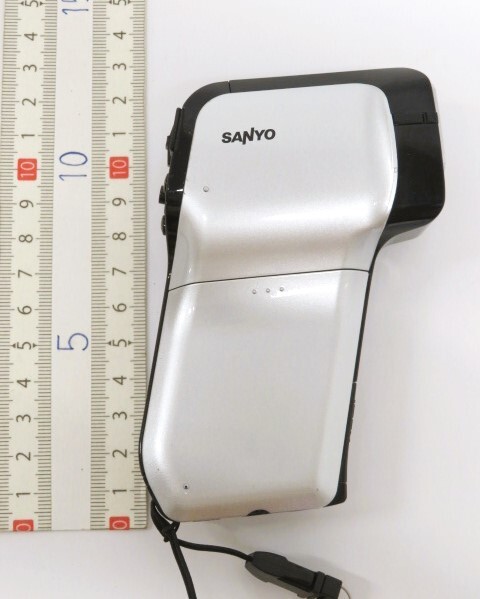 ■hawi1579-6 124 SANYO サンヨー Xacti DMX-CG11 デジタルムービーカメラ ビデオカメラ 本体 現状品_画像5