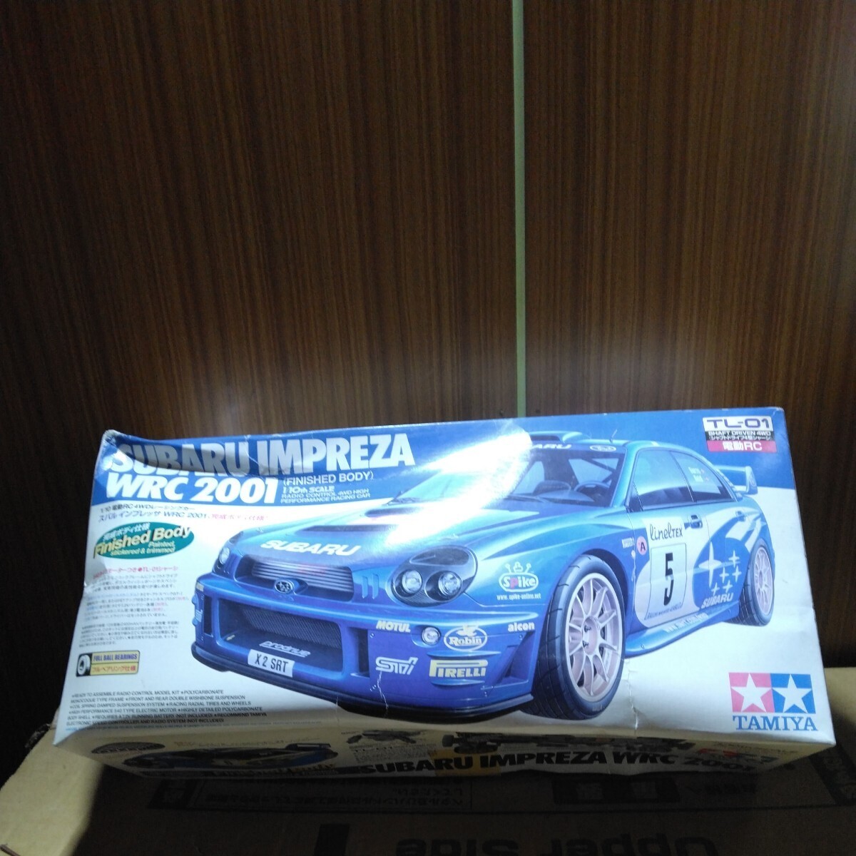 ラジコンキット（ TAMIYA SUBARU IMPREZA WRC 2001 GDB 4WD TL-01 1/10 EP 電動 タミヤ インプレッサ 丸目 完成ボディ フルベア 新品 )_外箱はかなりへこんでおります．