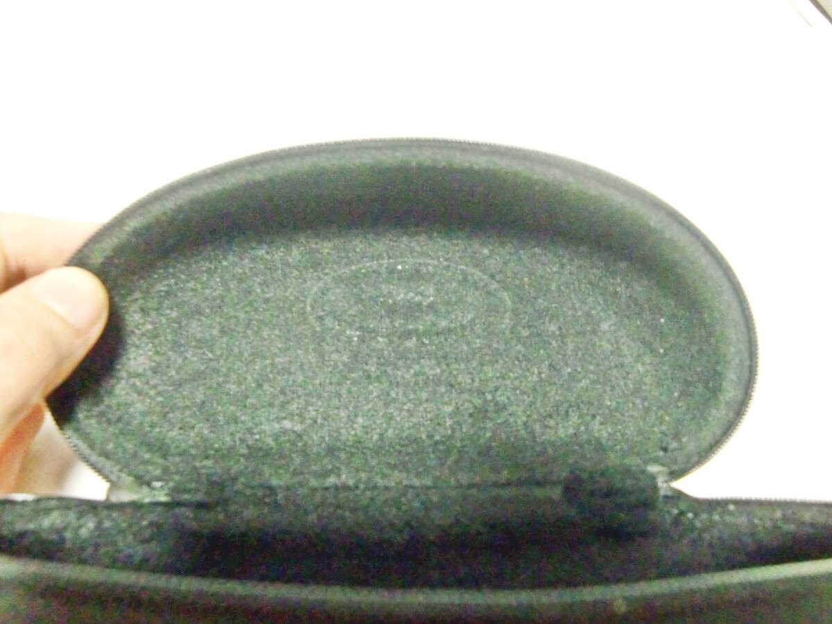 USED OAKLEY サングラスケースのみ 黒 シルバー ロゴ オークリーの画像4