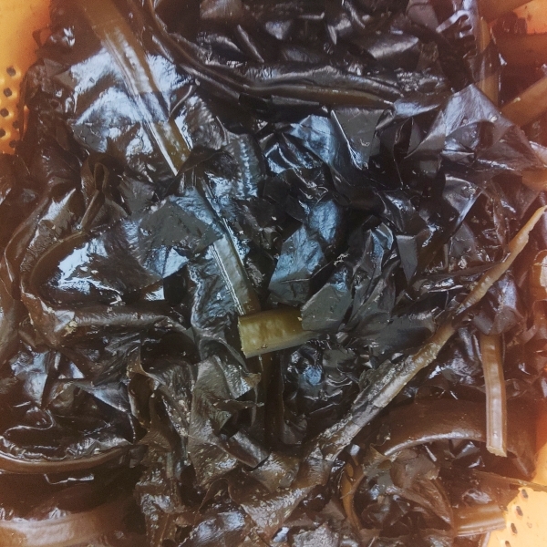 【生のまま冷凍】のワカメ！２ｋｇ（1ｋｇ入真空パック袋×２個）わかめ 味噌汁に サラダに 塩蔵は嫌いな方におススメです。松島牡蠣屋の画像6