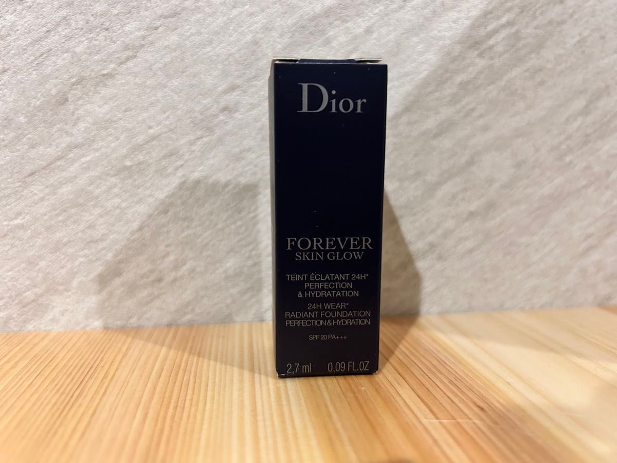 DIOR ディオールスキン　フォーエヴァー　フルロイドグロウ　リキッドファンデーション　1N 2.7ml